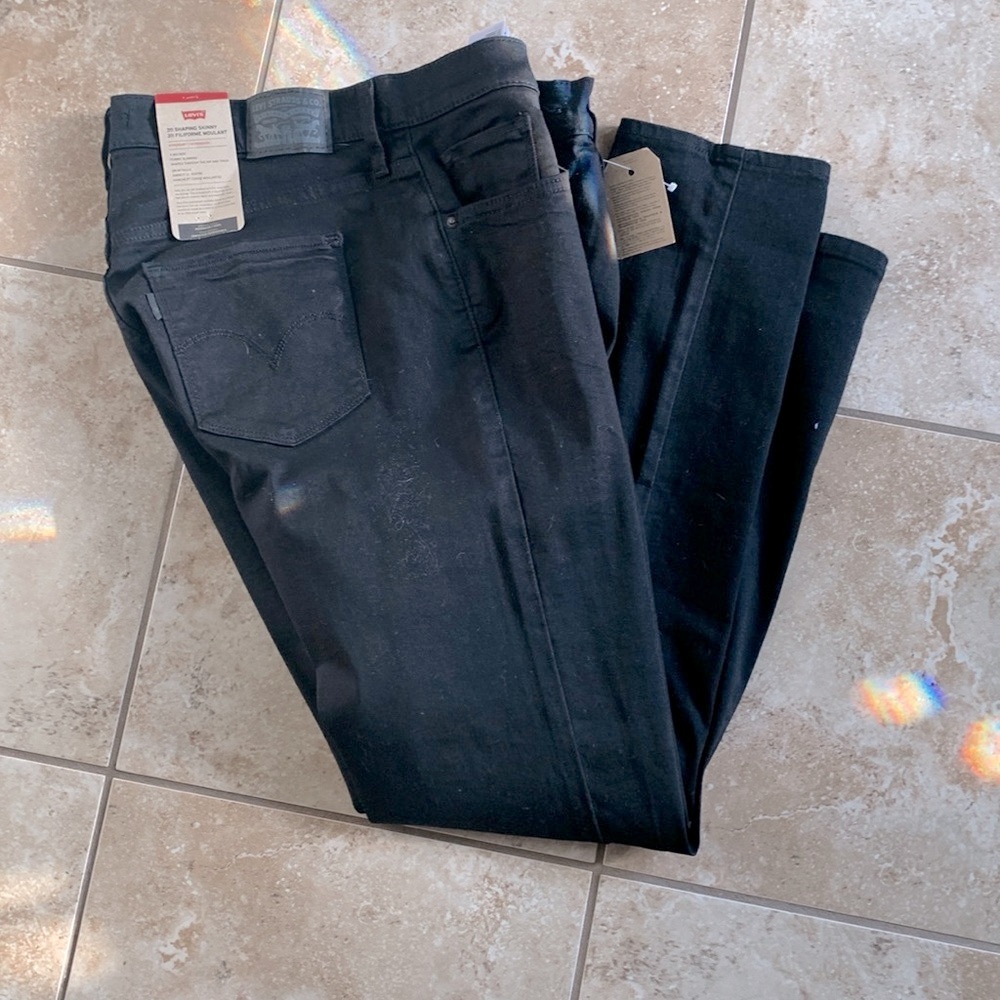Levi’s 311 shaping skinny Jean black